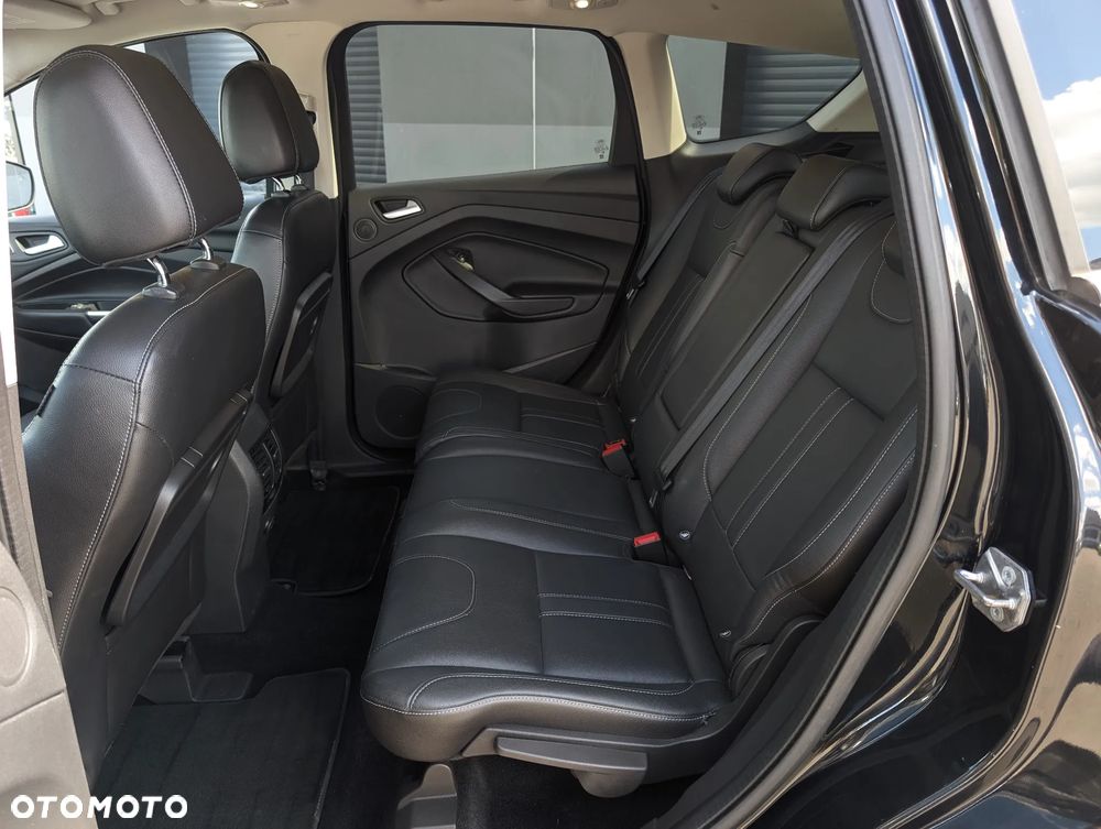 Ford Kuga 2.0 TDCi 4x4 Titanium - 36