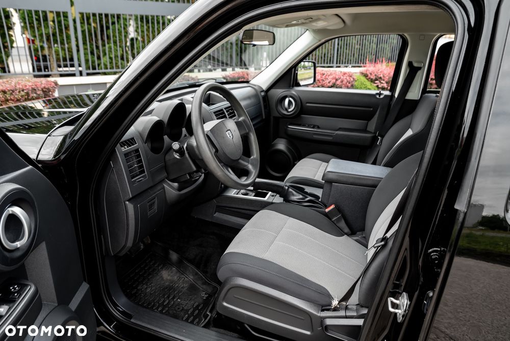 Dodge Nitro 3.7 V6 SLT - 16