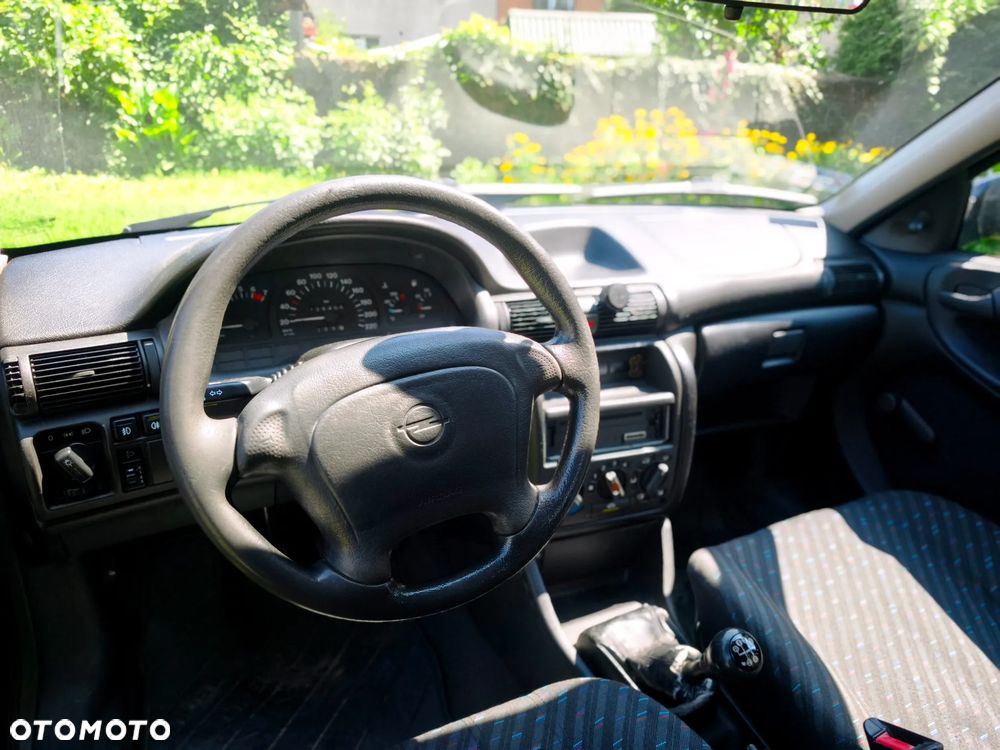 Opel Astra 1.6 - 15