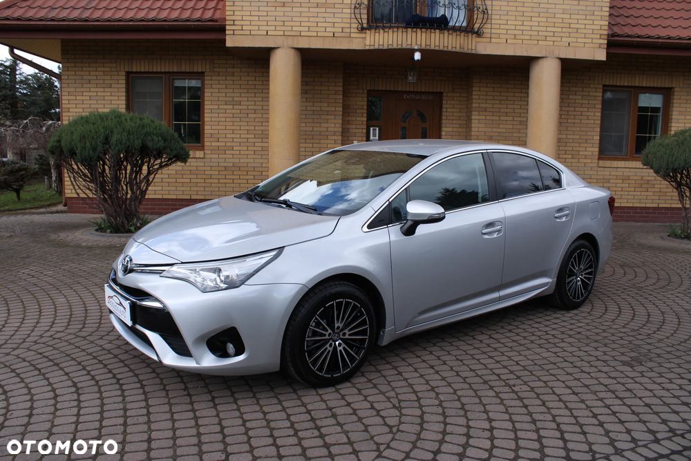 Toyota Avensis 1.6 Active - 4