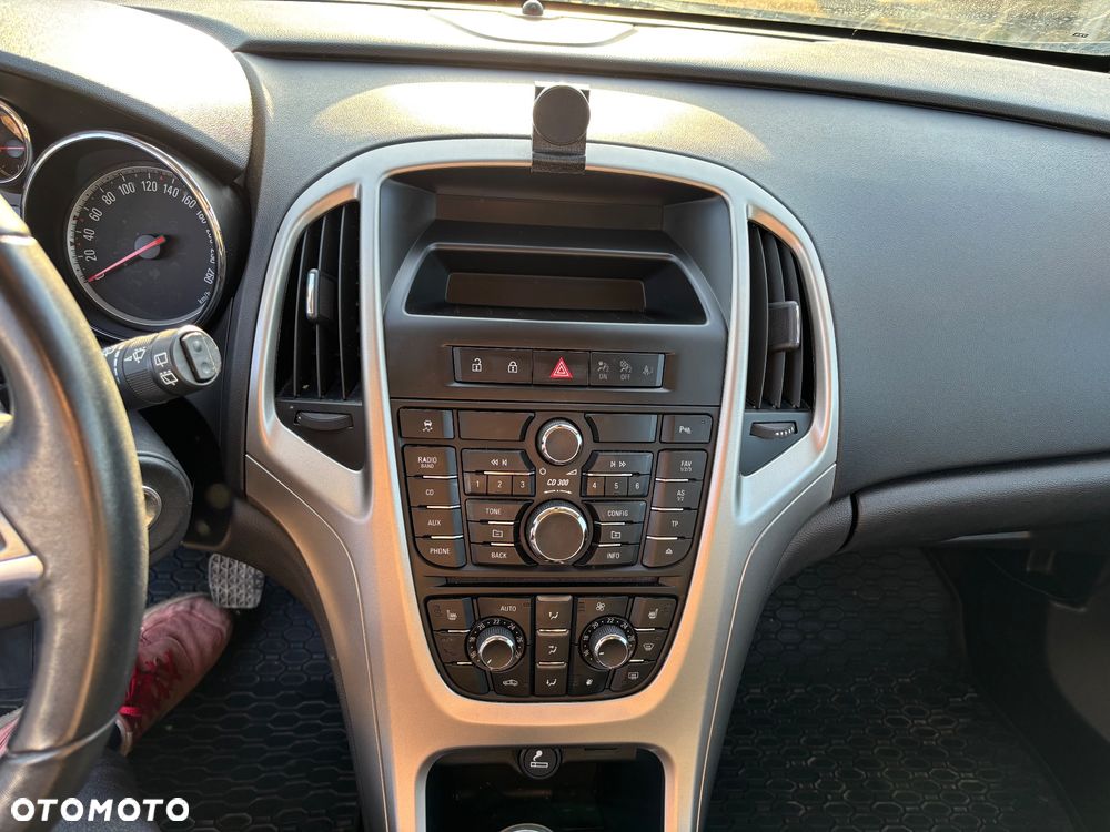 Opel Astra 1.4 T Enjoy - 10