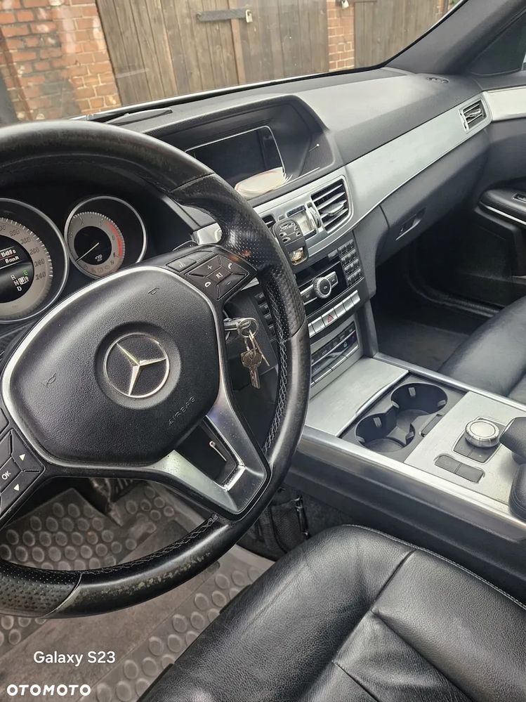 Mercedes-Benz Klasa E 350 CDI DPF BlueEFFICIENCY 7G-TRONIC Elegance - 9