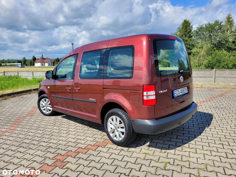 Volkswagen Caddy Comfortline BMT - 31