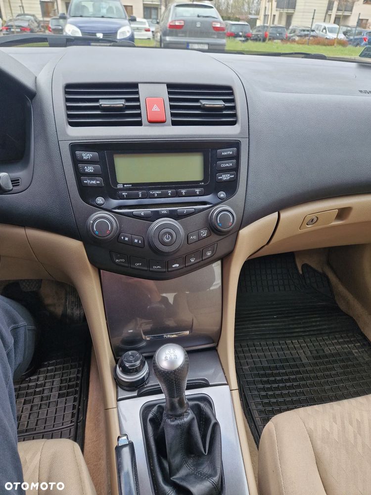 Honda Accord 2.0 Comfort - 9