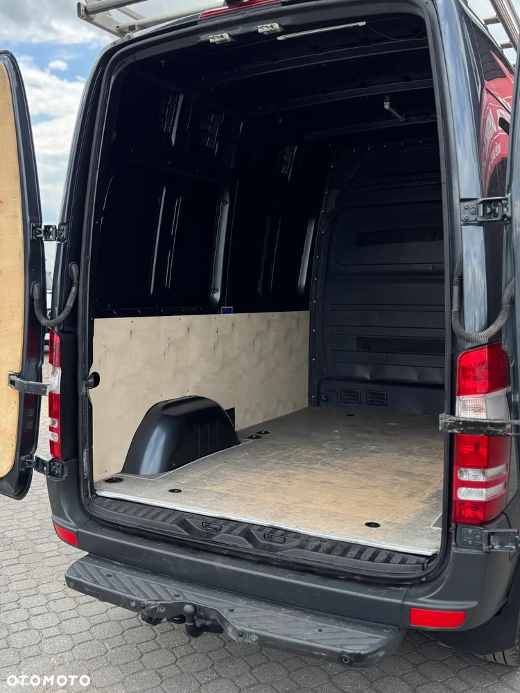 Mercedes-Benz SPRINTER 319 - 10