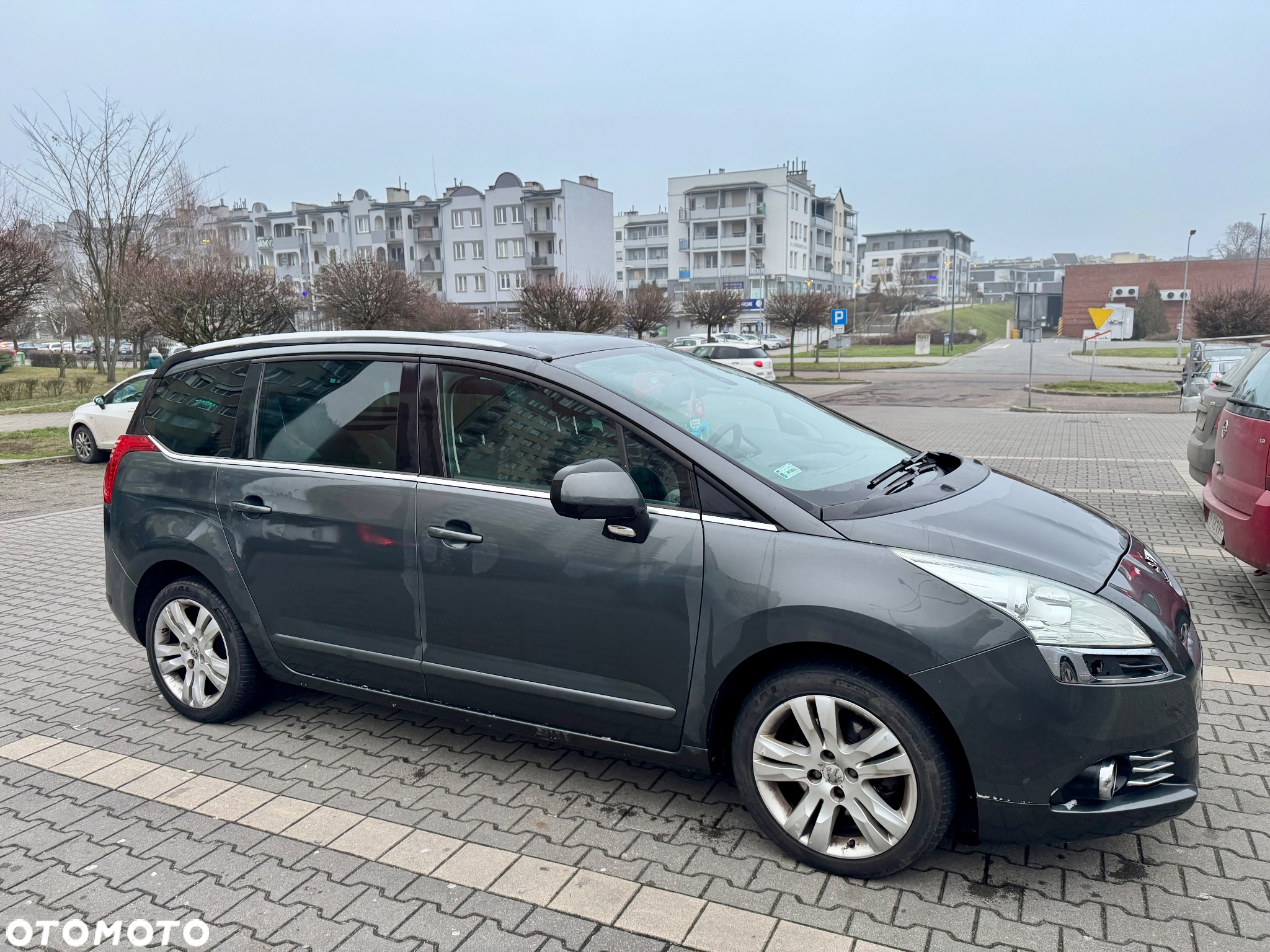 Peugeot 5008 HDI 160 Automatik Allure - 4