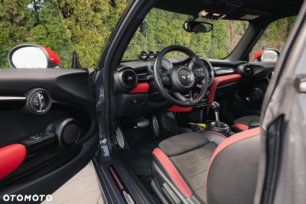 MINI John Cooper Works - 10