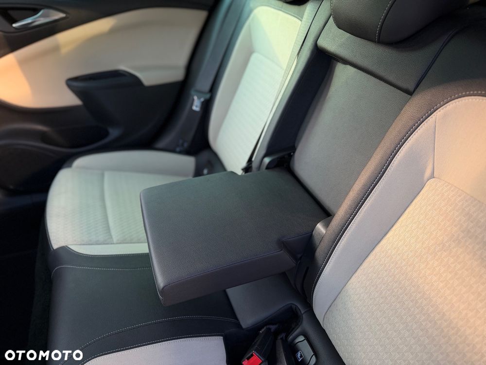 Opel Astra 1.4 Turbo Innovation - 31