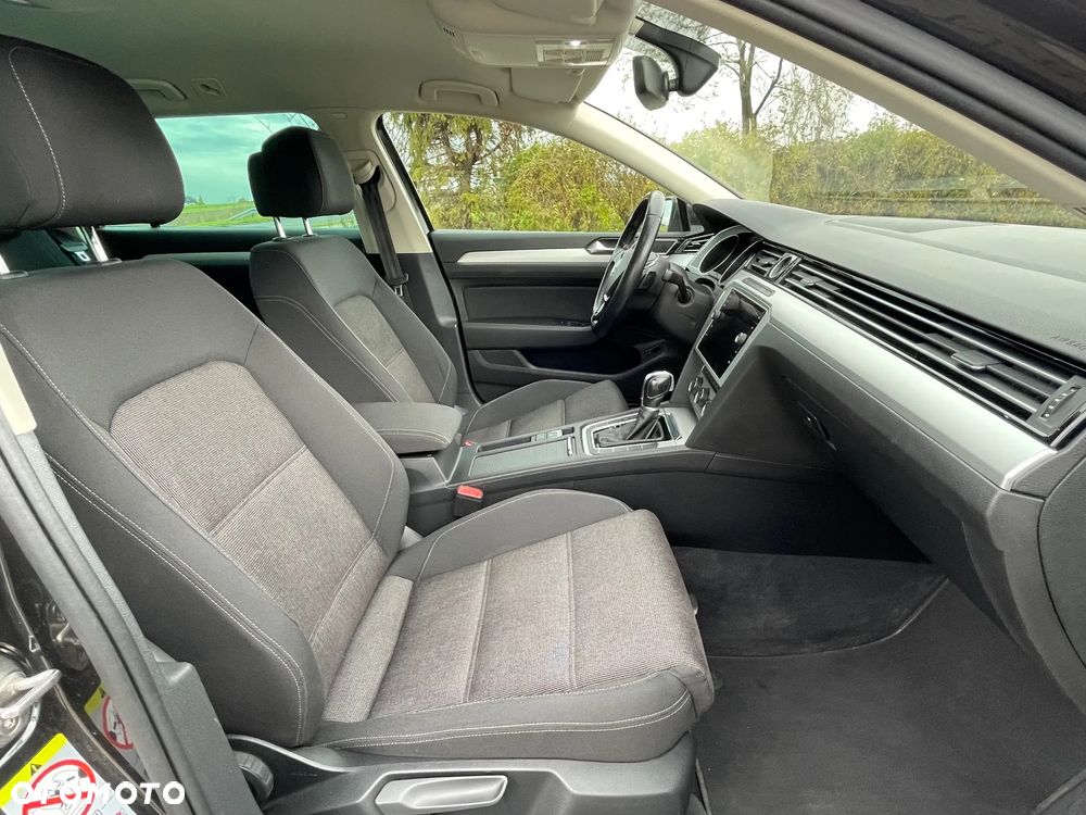 Volkswagen Passat 2.0 TDI (BlueMotion Technology) DSG Comfortline - 23