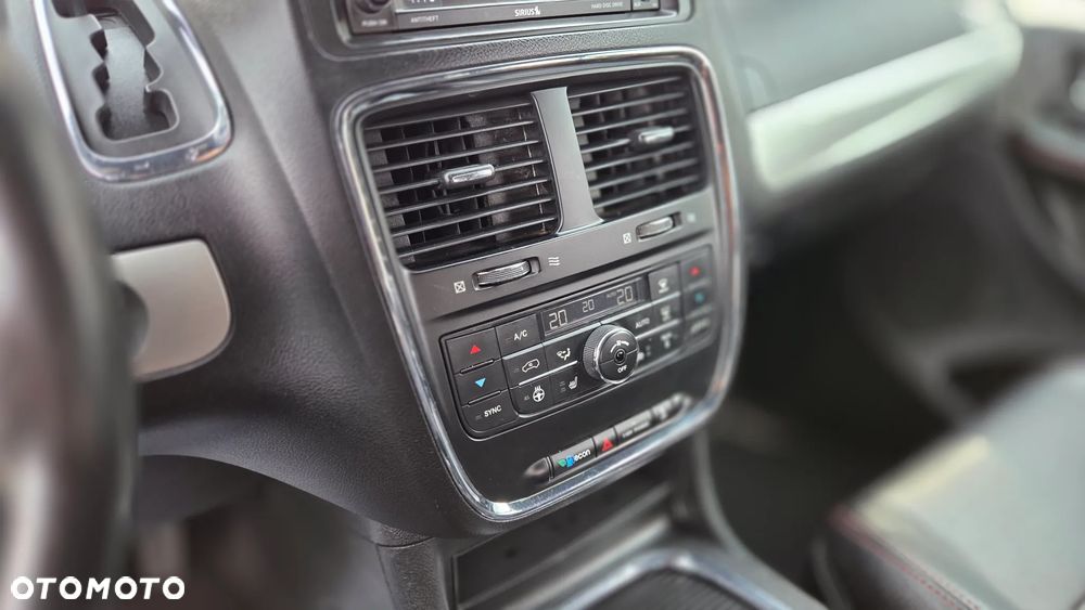 Dodge Grand Caravan 3.6 R/T - 13