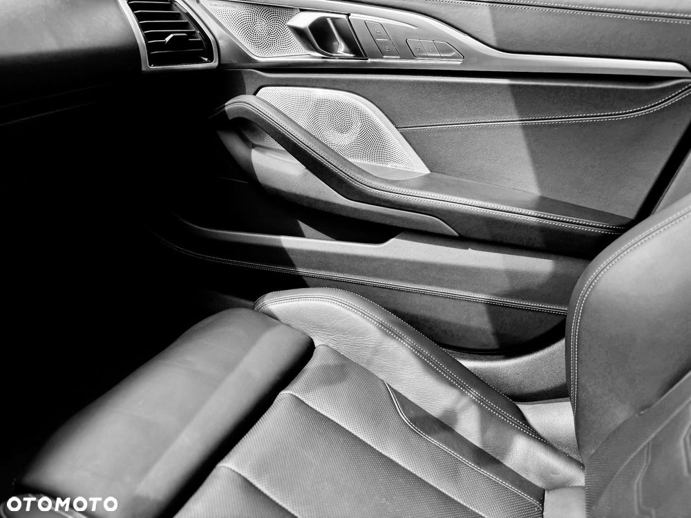 BMW Seria 8 - 13
