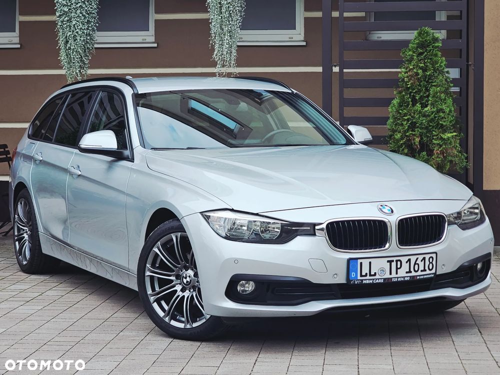 BMW Seria 3 318d Touring Sport Line - 12