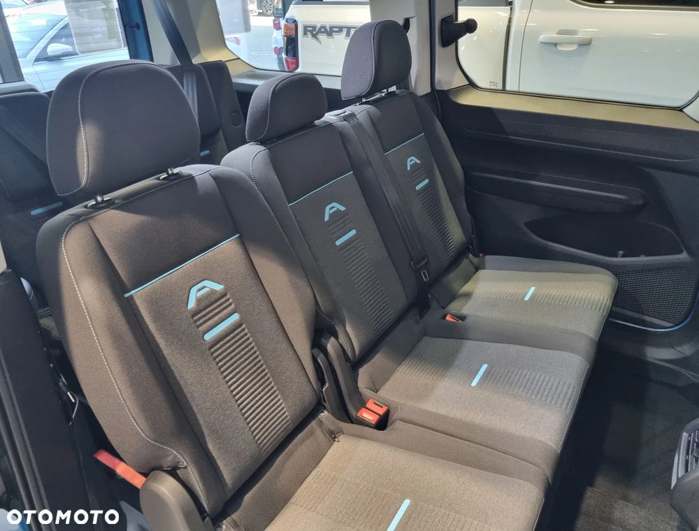 Ford Tourneo Connect Grand - 13