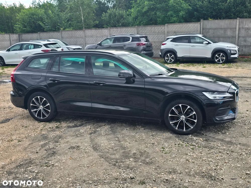Volvo V60 B3 B DKG Momentum - 3