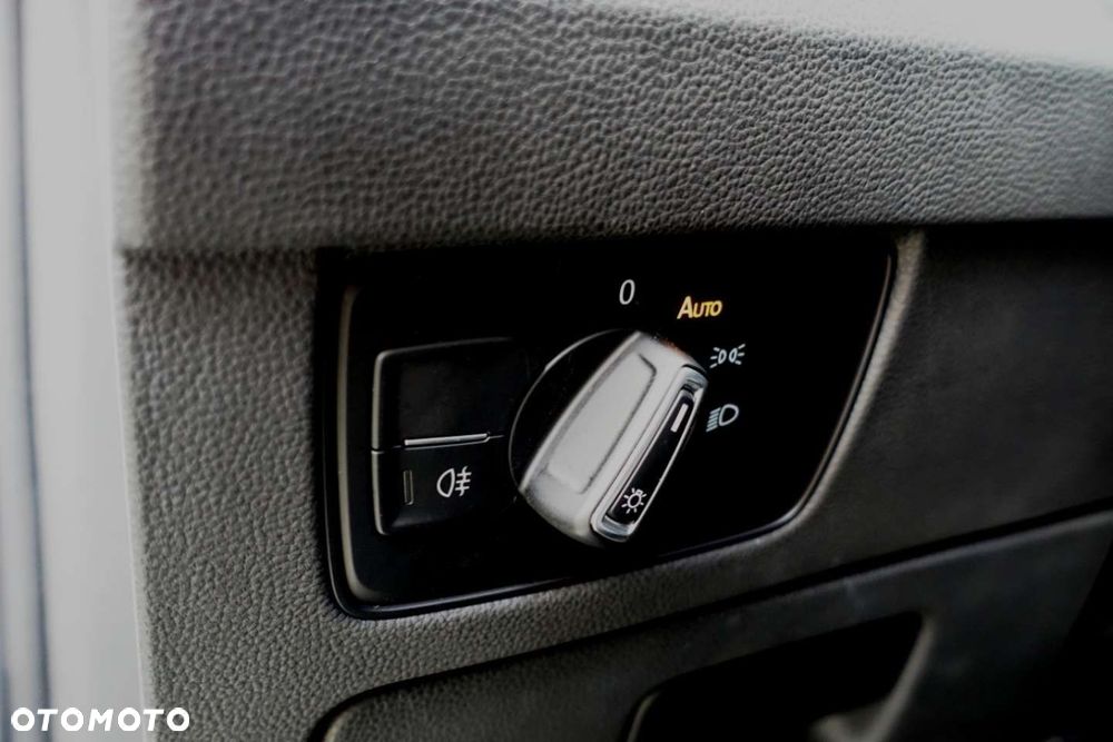 Volkswagen Passat - 10