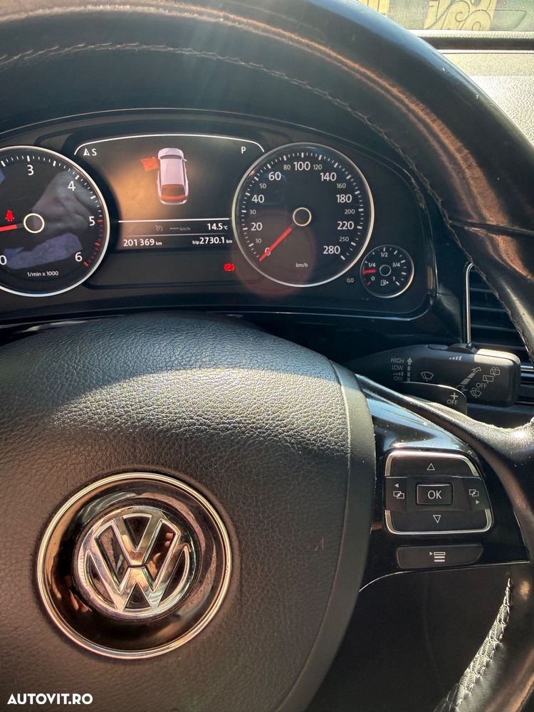 Volkswagen Touareg - 17