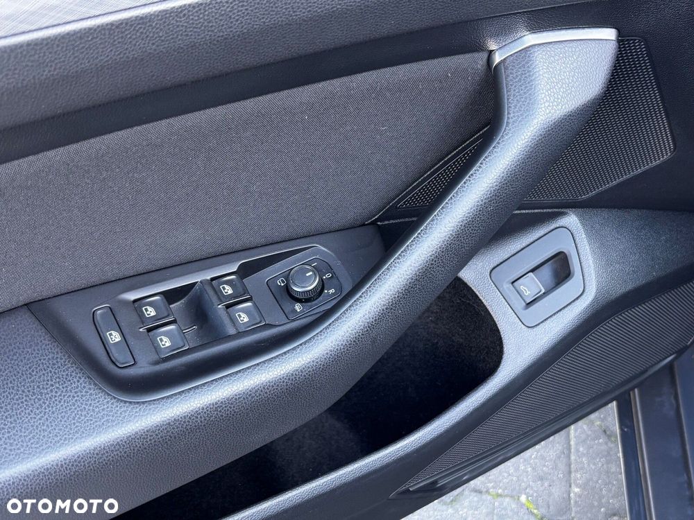 Volkswagen Passat - 10