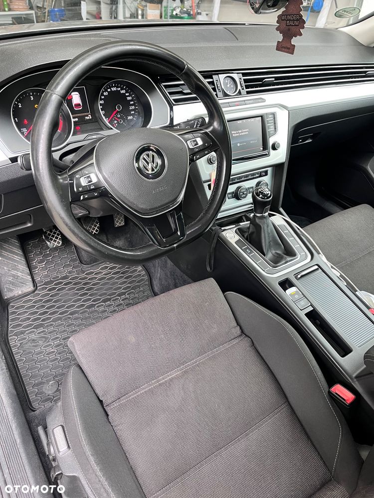 Volkswagen Passat 2.0 TDI BMT Comfortline - 11