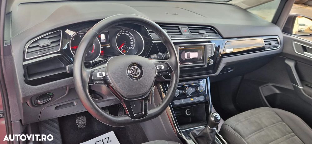 Volkswagen Touran 1.6 TDI SCR (BlueMotion Technology) Trendline - 37