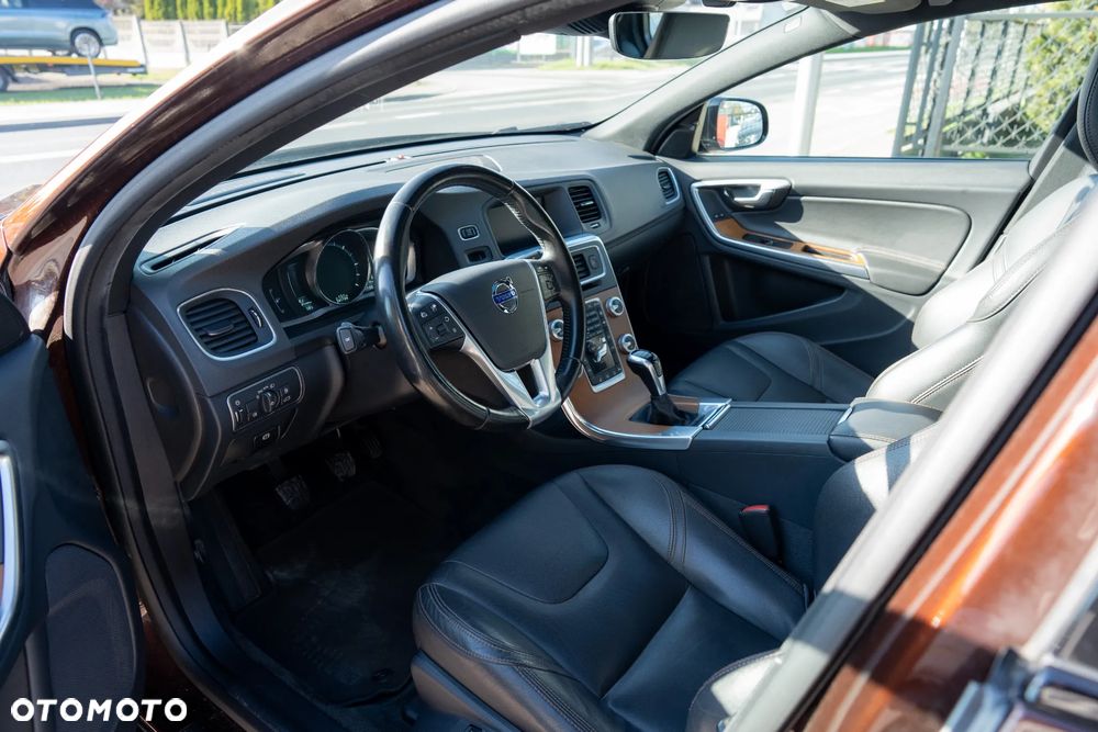 Volvo V60 Cross Country D4 Momentum - 8