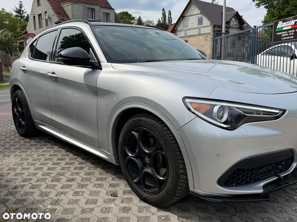 Alfa Romeo Stelvio 2.0 Turbo 16V AT8-Q4 Veloce - 4