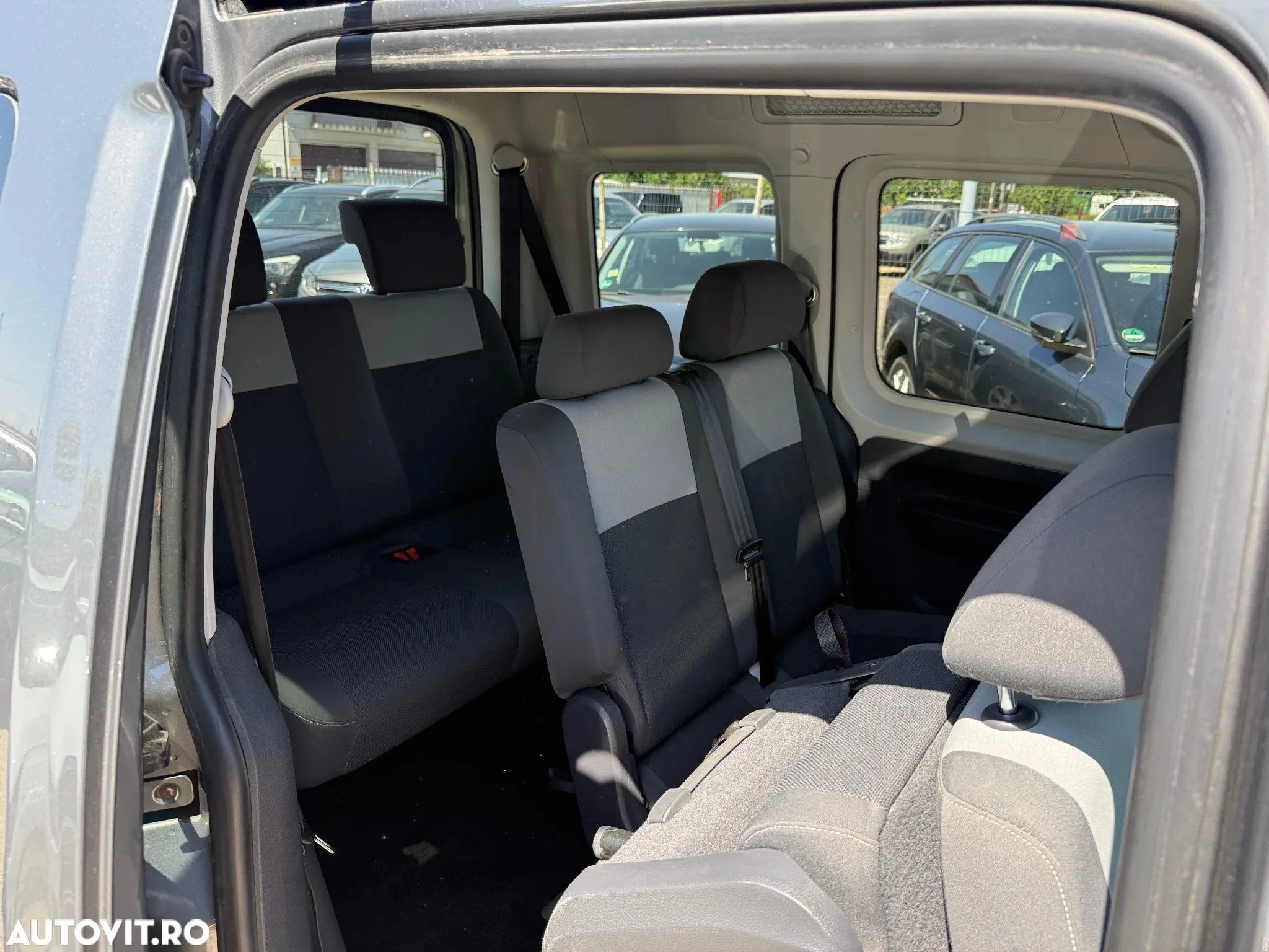 Volkswagen Caddy 1.6 TDI (7-Si.) Edition 30 - 6