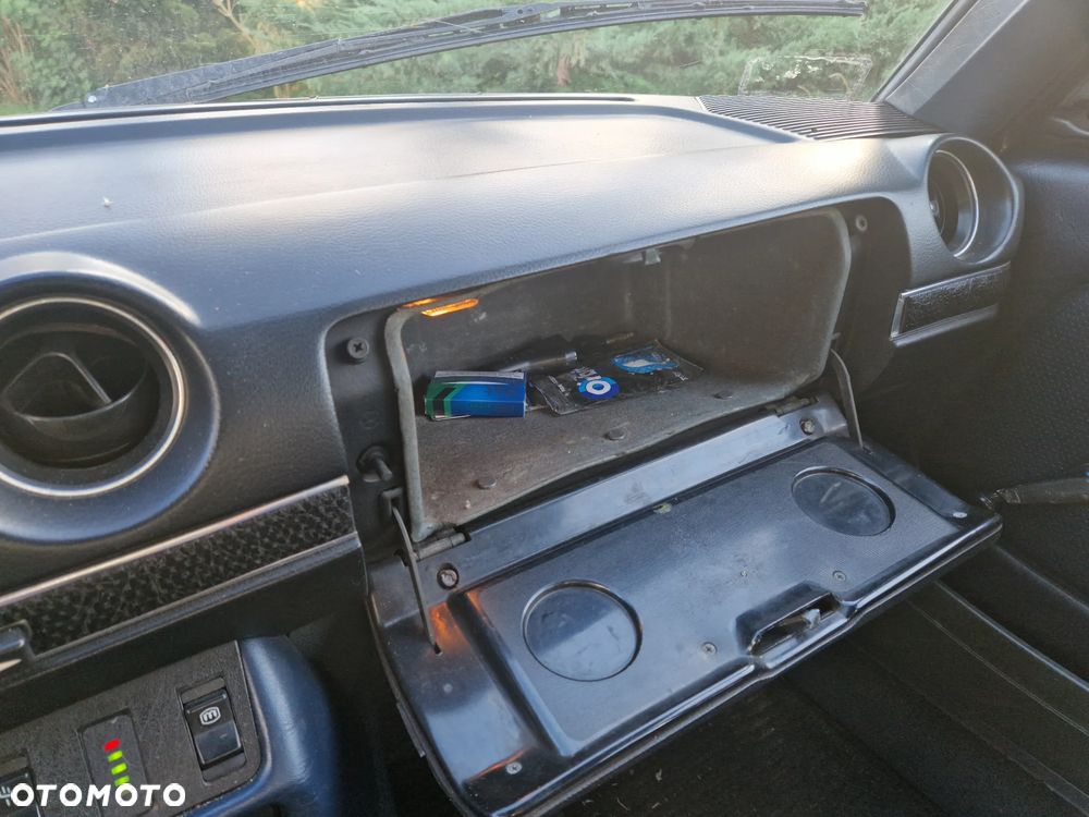 Mercedes-Benz W123 - 17