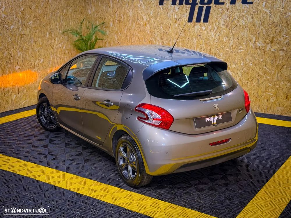 Peugeot 208 1.6 e-HDi SE Style - 27