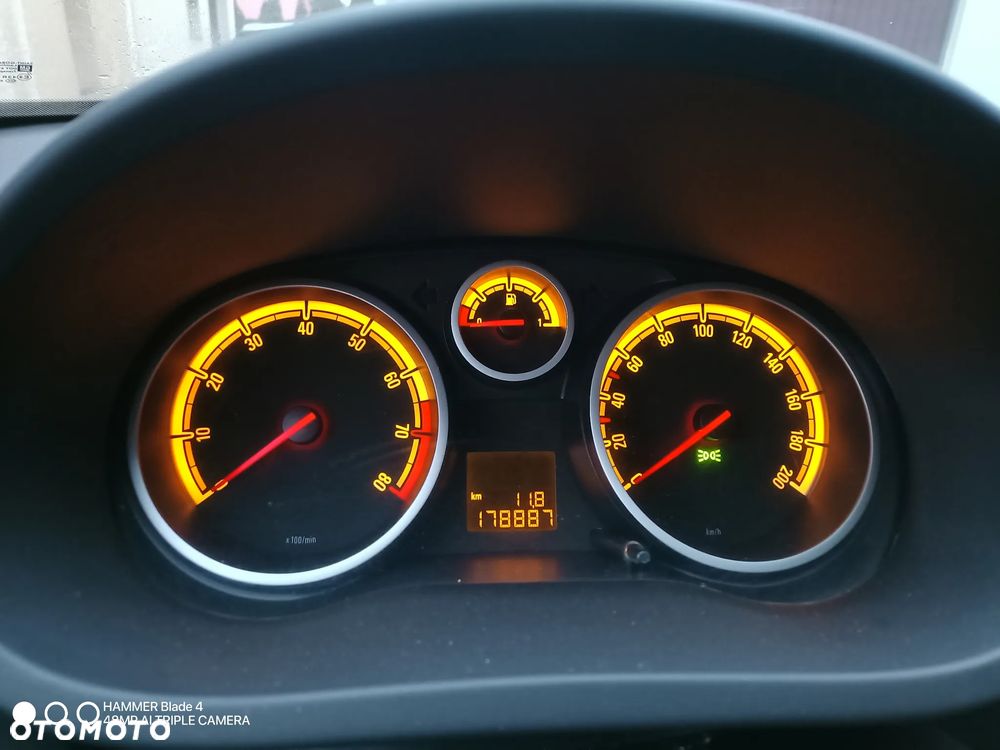 Opel Corsa 1.2 16V Cosmo - 18