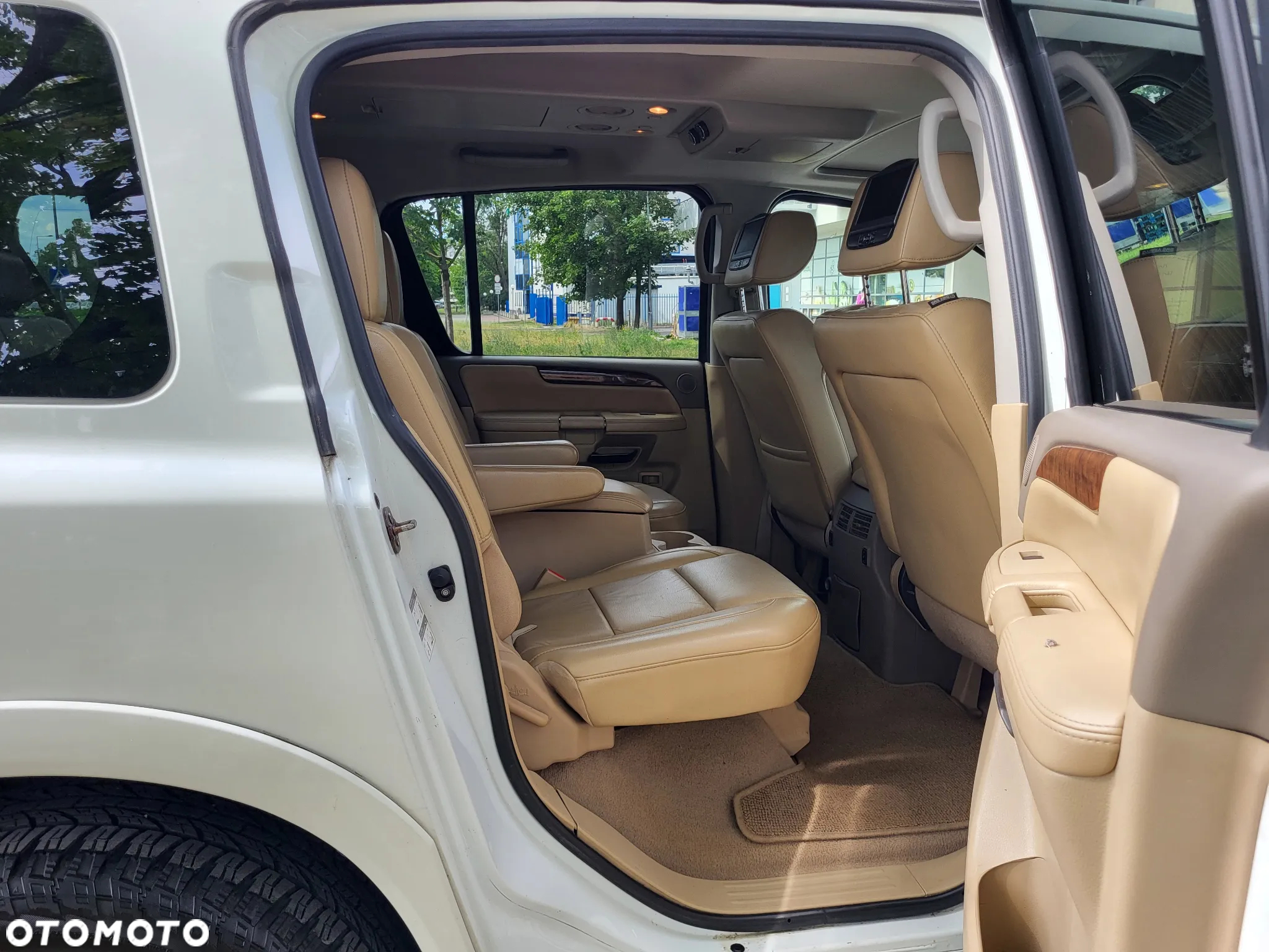 Nissan Armada - 32