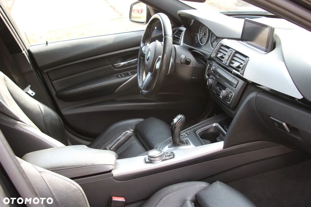 BMW Seria 3 335xi - 4