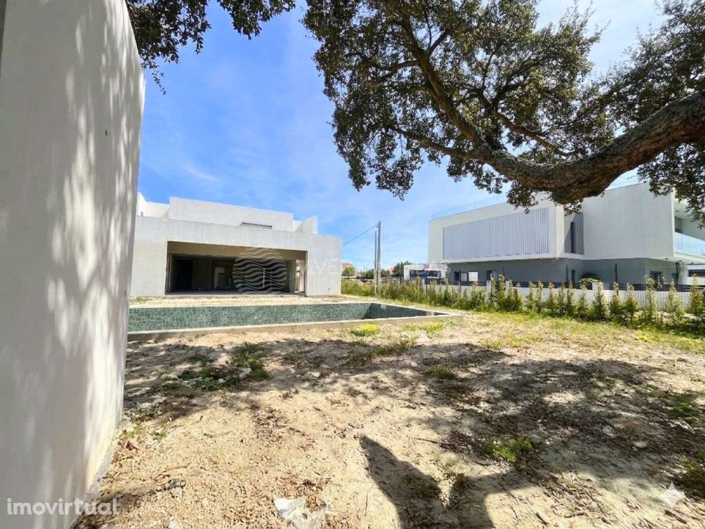 Moradia de Luxo com Piscina, Sauna e 5 Suítes | Quinta da Queimada - Grande imagem: 4/13