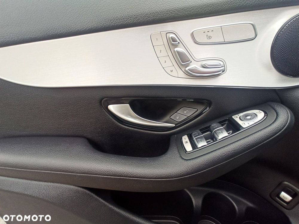 Mercedes-Benz GLC 300 4Matic 9G-TRONIC - 10