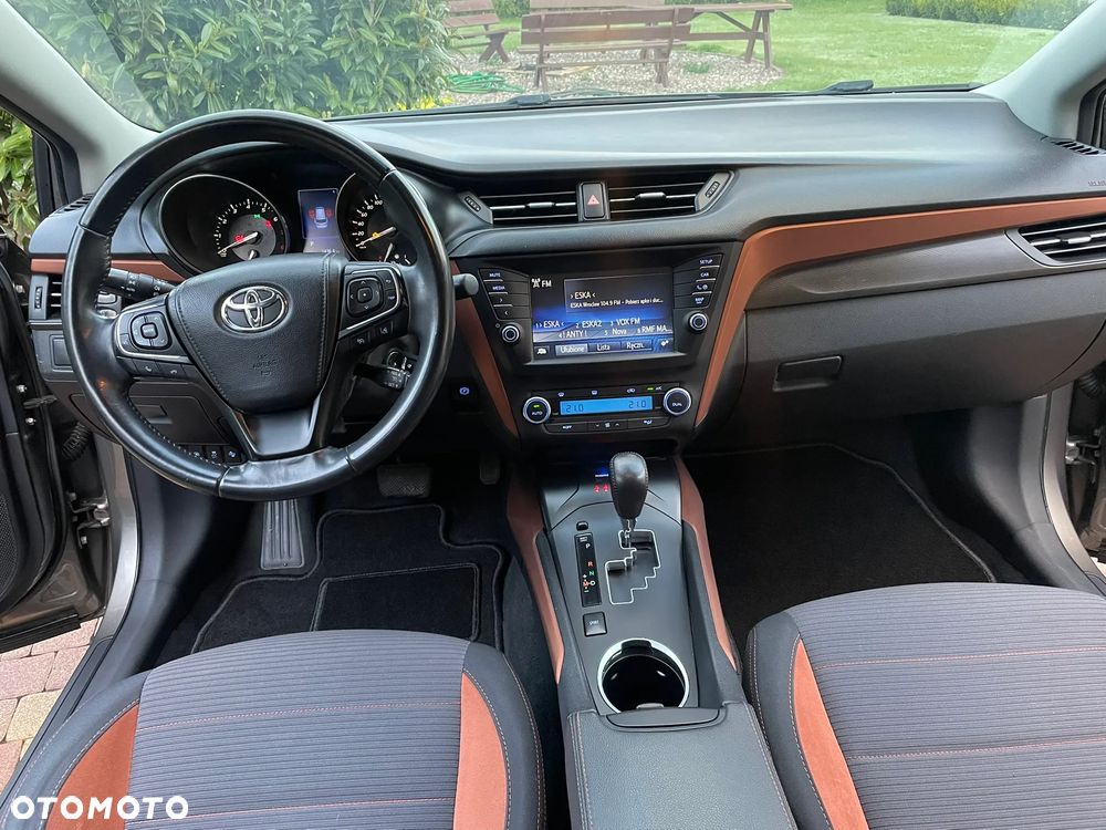 Toyota Avensis 1.8 Premium MS - 16