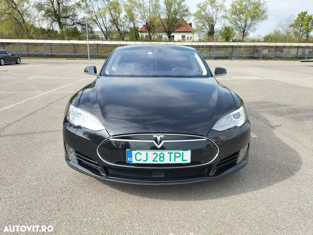 Tesla Model S - 1