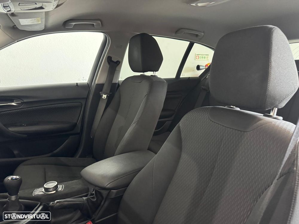 BMW 116 d Pack M - 11