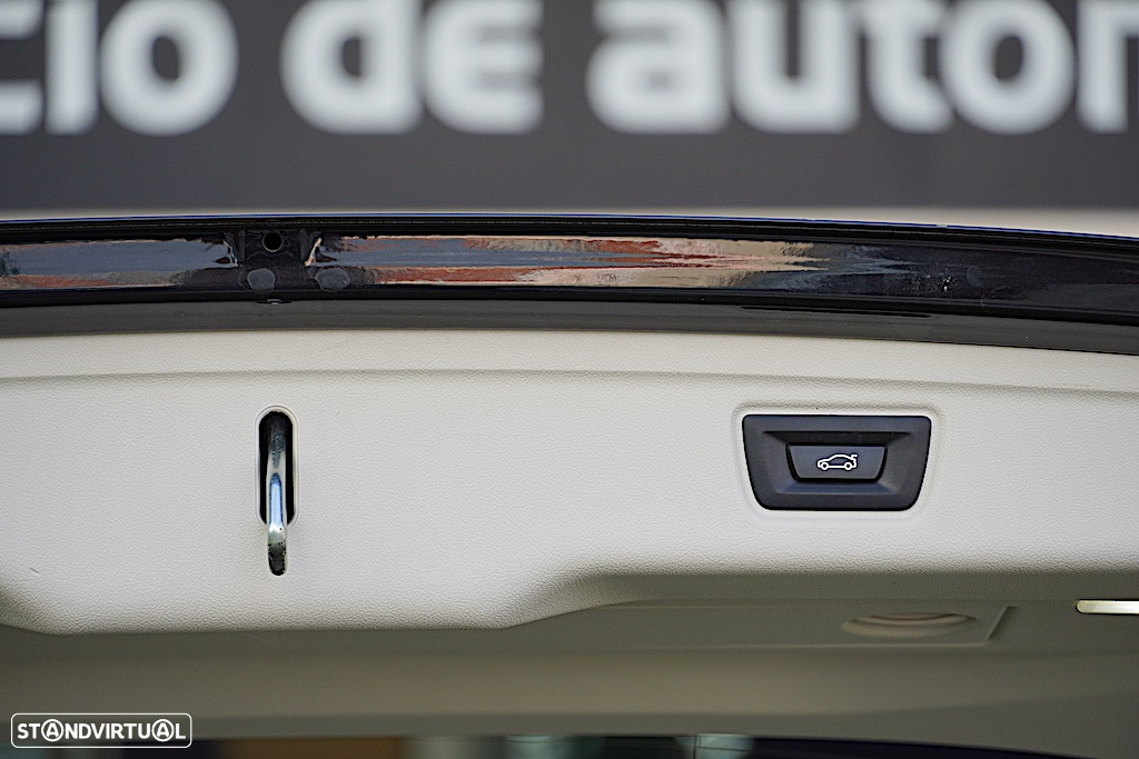 BMW 318 d Touring Auto - 18