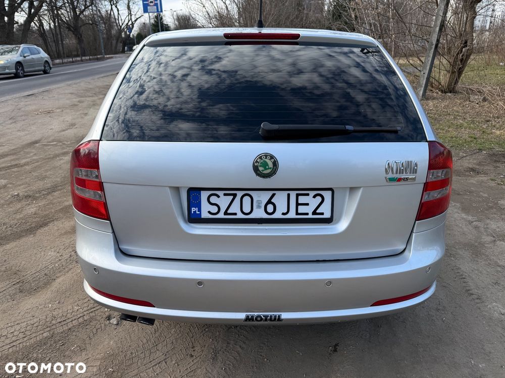 Skoda Octavia 2.0 TDI CR DPF RS - 6
