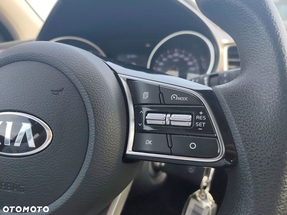 Kia Ceed - 25