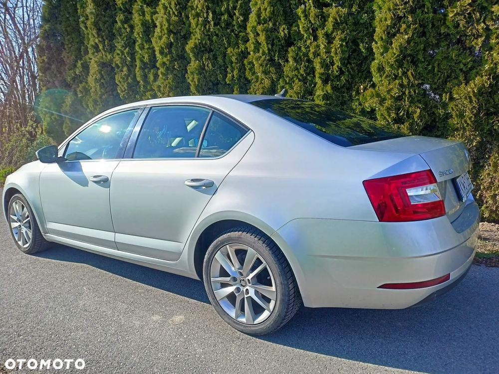 Skoda Octavia 2.0 TDI Clever DSG - 2