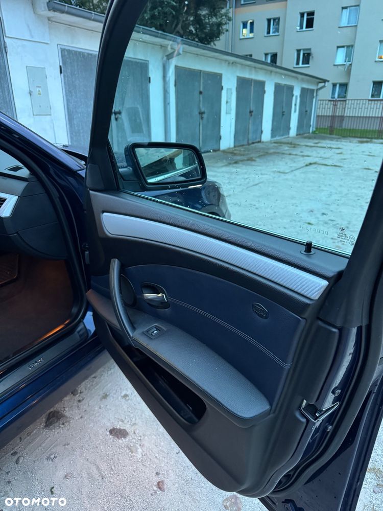 BMW Seria 5 525d - 9