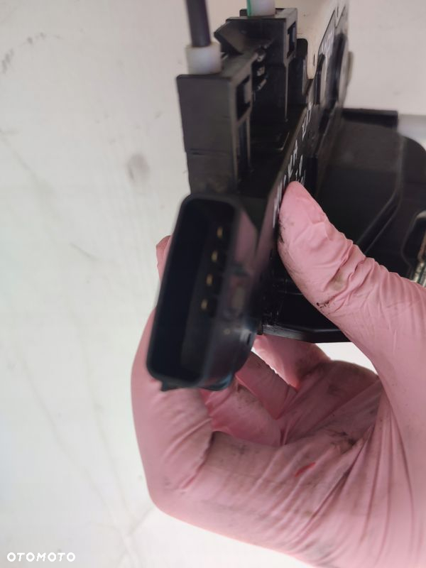Zamek drzwi lewy przód NISSAN MICRA IV K13 LIFT EU 4PIN 75TYS PRZEBIEGU - 5