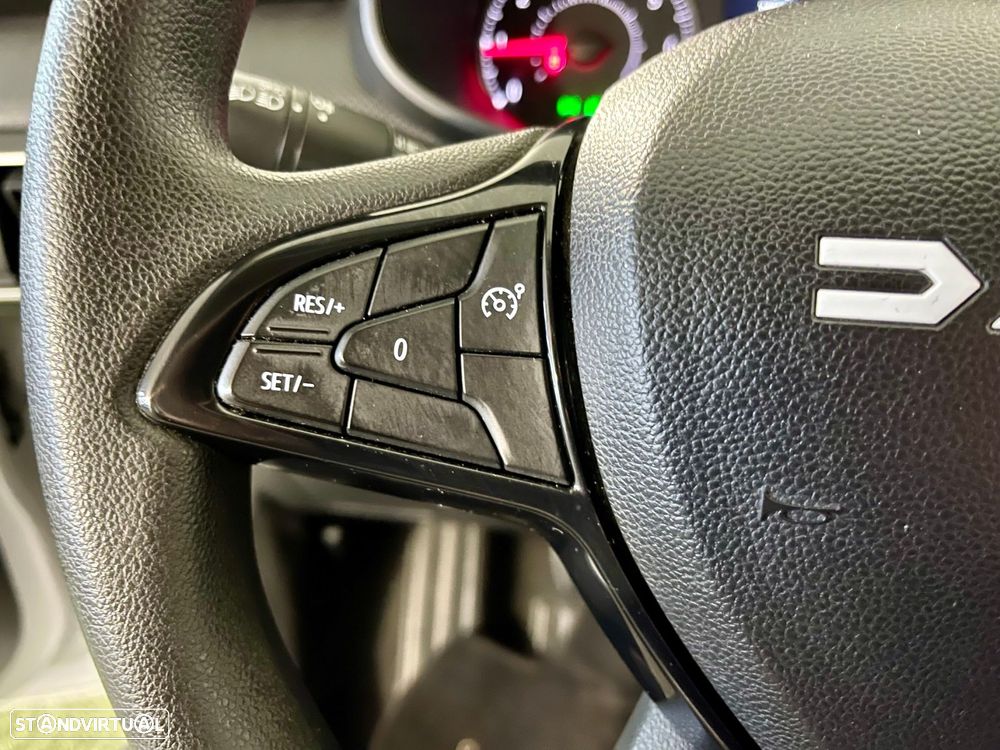 Dacia Jogger 1.0 TCe Essential 7L - 19