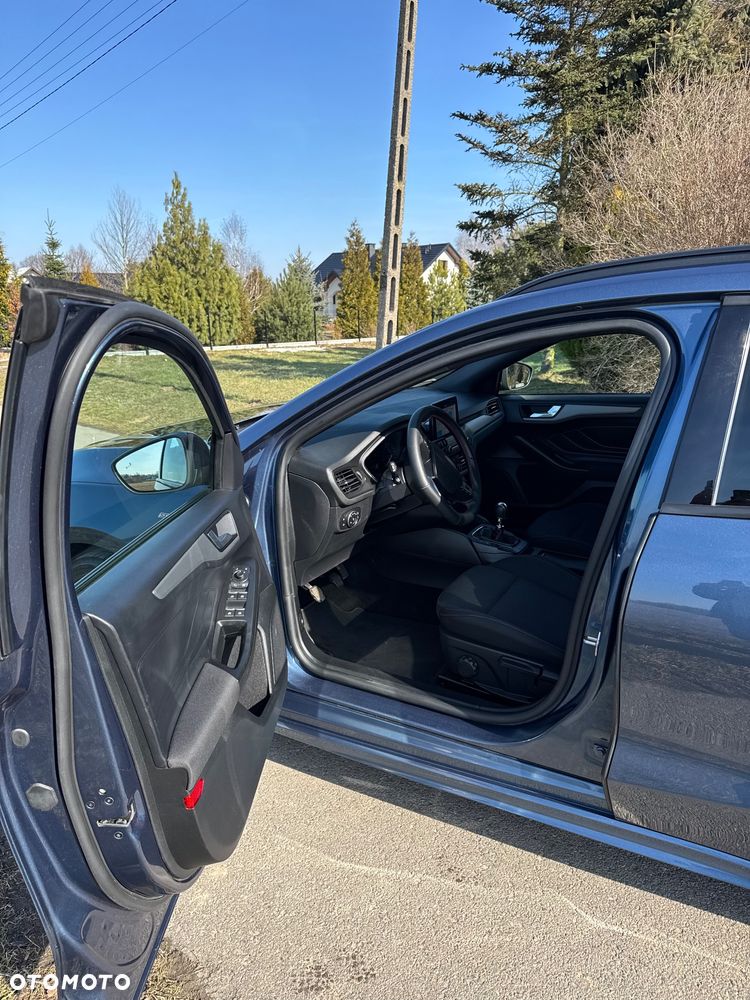 Ford Focus 1.0 EcoBoost Hybrid ST-LINE - 25