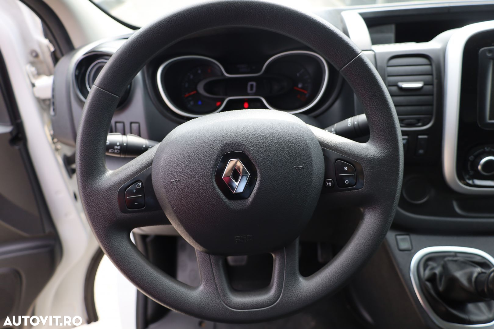 Renault Trafic - 17