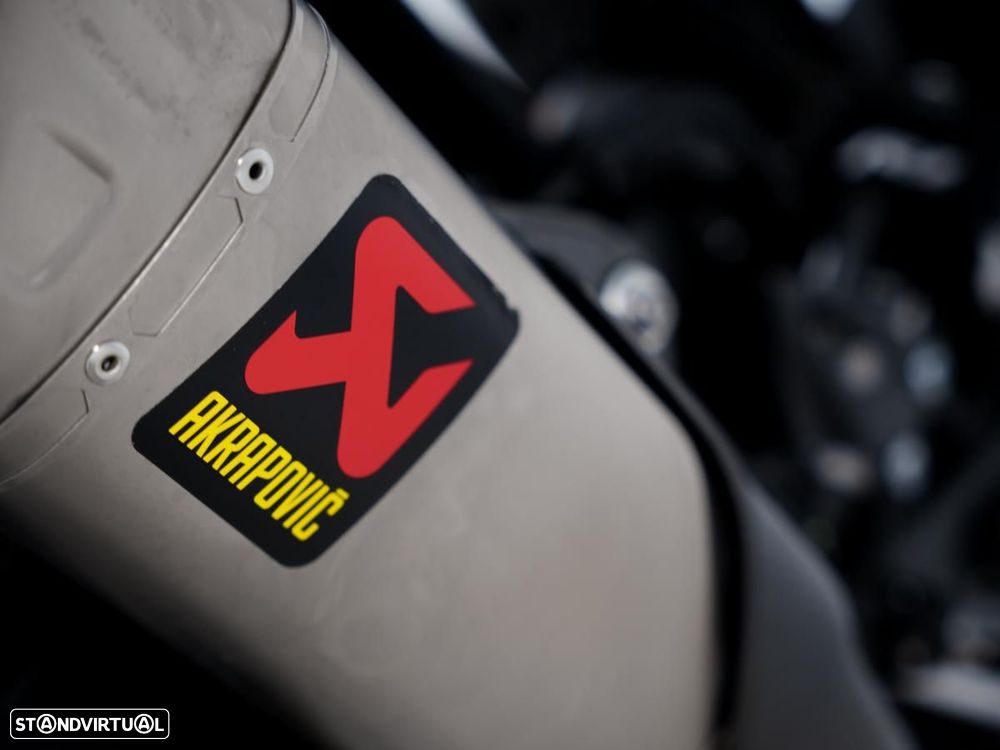 Yamaha R 1 - 15