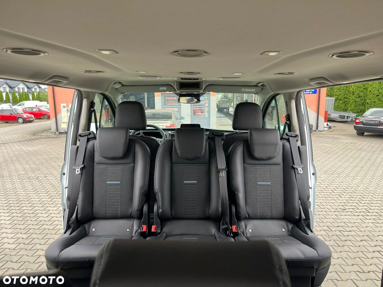 Ford Tourneo Custom - 16