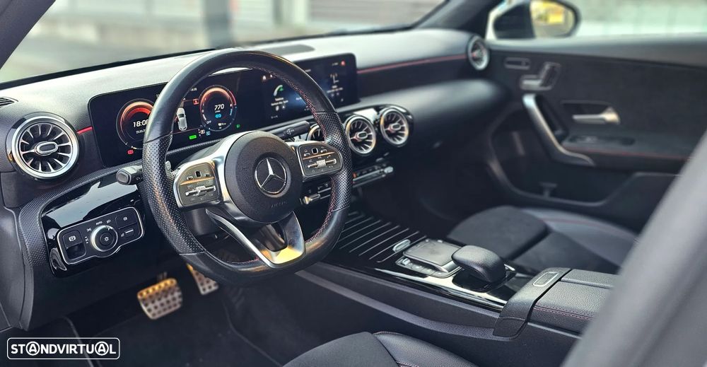 Mercedes-Benz A 250 e 8G-DCT AMG Line - 16