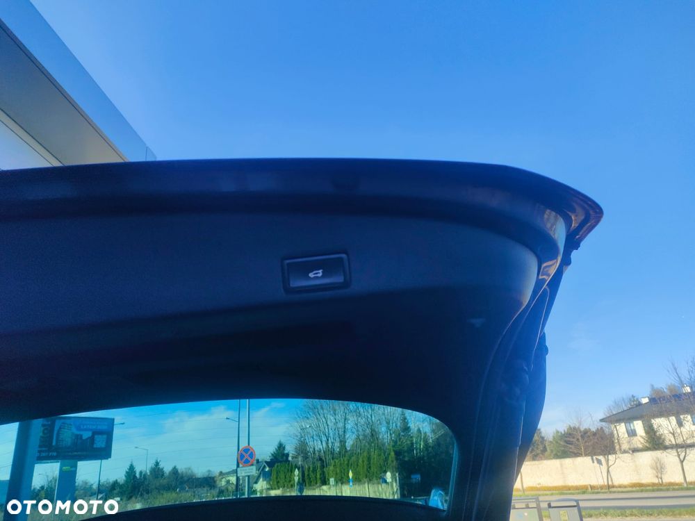 Volkswagen Touareg - 19