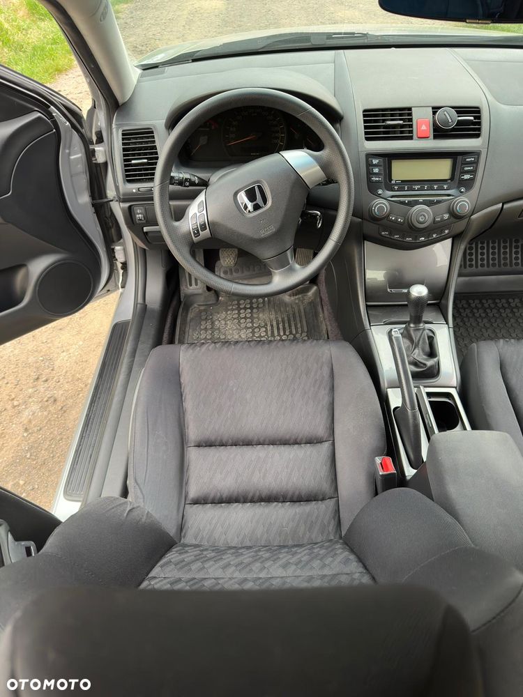 Honda Accord 2.0 Comfort - 29